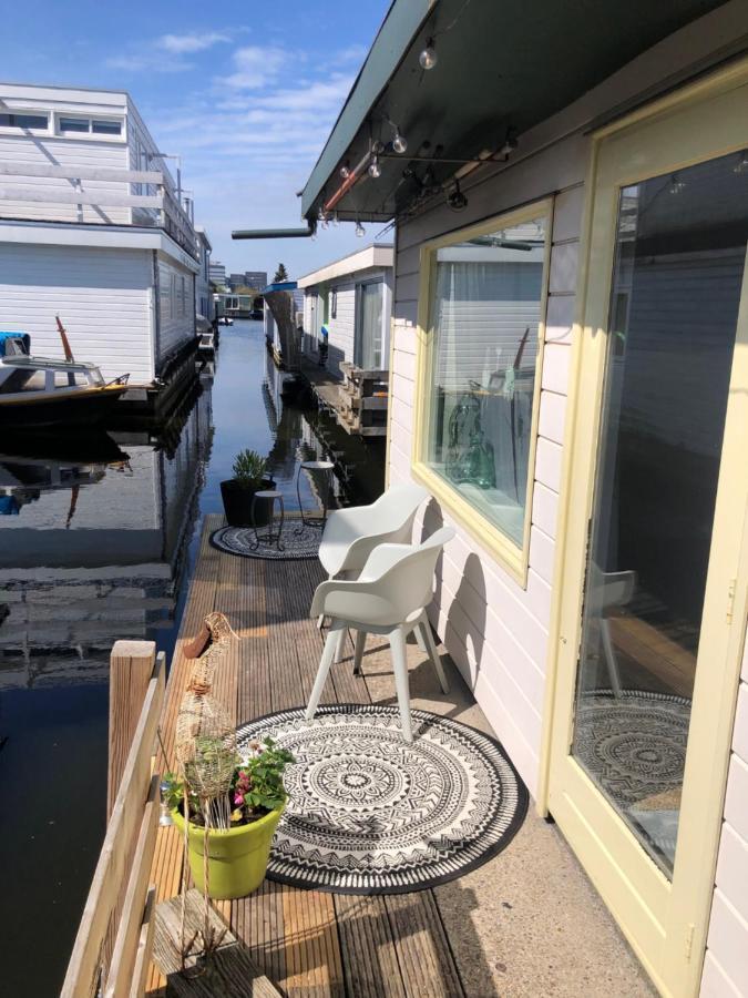 Houseboat Apartment With Water Terrace, Free Parking, Free Bikes & Fast Wifi Amsterdam Exterior photo